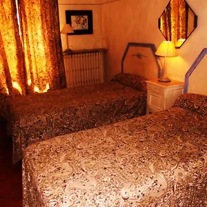 La Maison Aux Volets Bleus Venasque